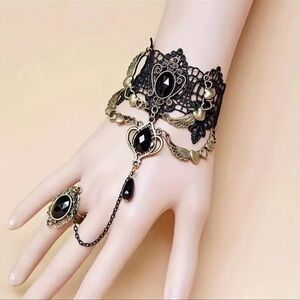 Luxurious, Black Lace Wristband Vintage Charm/Ring Set, NEW